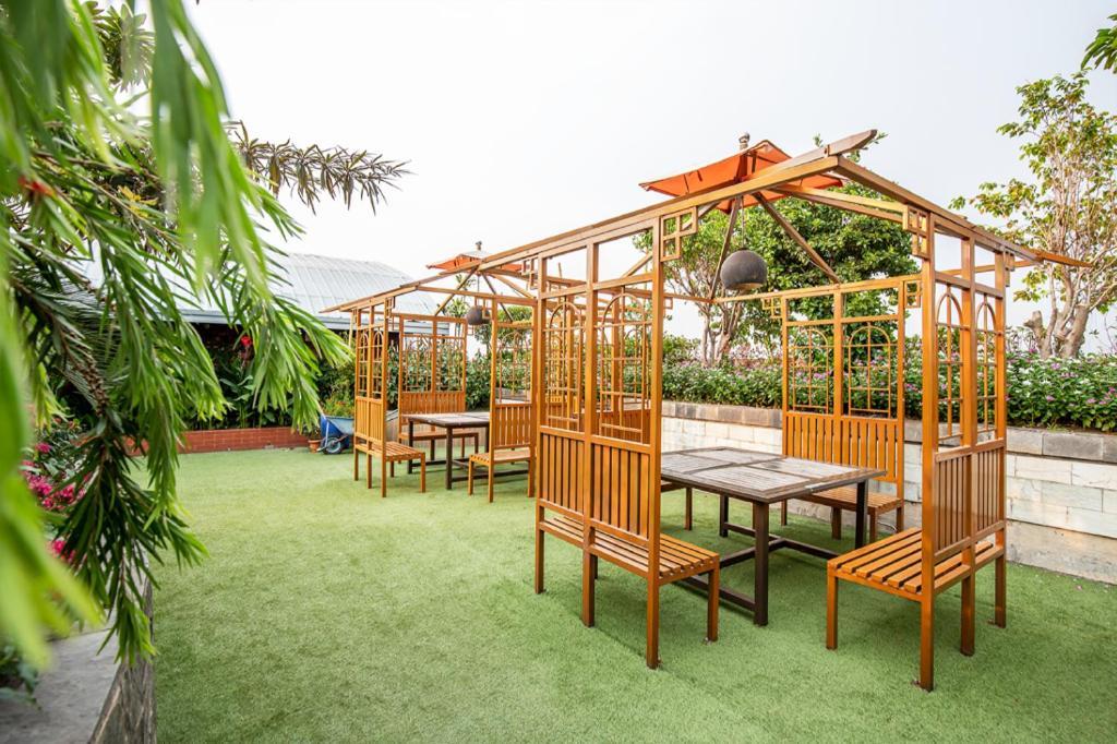 Dhaka Regency Hotel & Resort Exterior photo